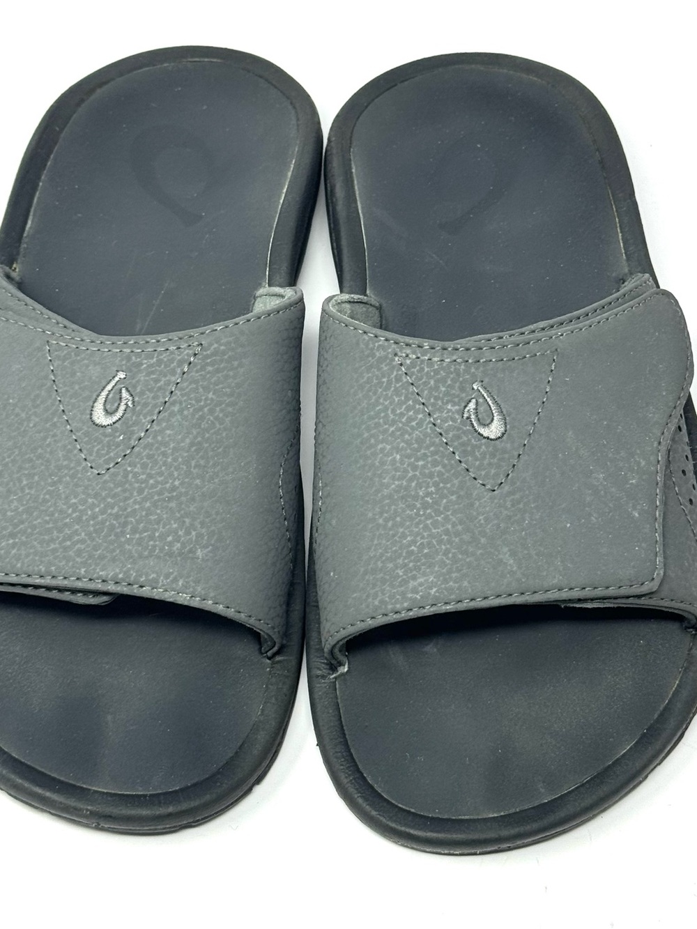 OluKai Nalu Gray/Black Recovery Slide Sandals Men’s Sz 7 Athletic